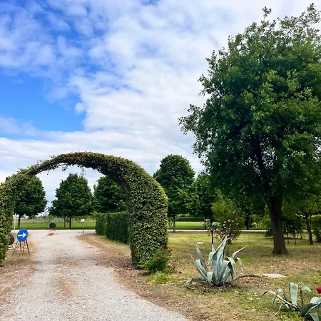 Corte Arcangeli 3* Φεράρα