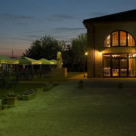 Corte Arcangeli 3* Феррара