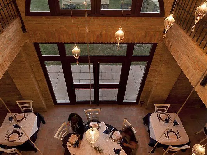 Corte Arcangeli 3* Φεράρα